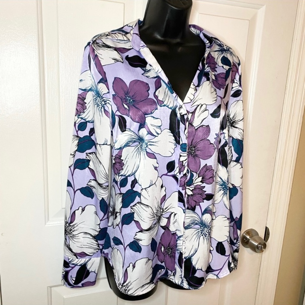 NWT Floral Worthington Button Down Blouse